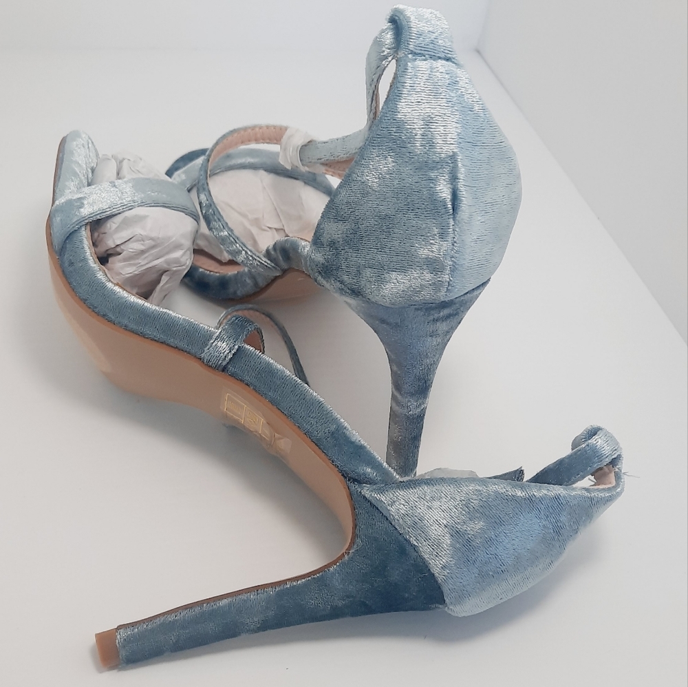 Velvet Crisscross Blue Heels Sz 8 , Sz 5,5 NEW - Picture 8 of 13